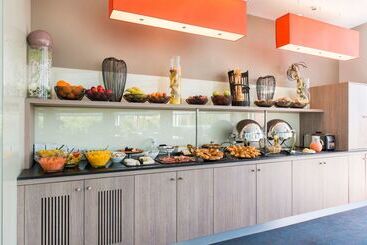 هتل Best Western Plus Paris Saclay