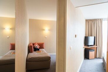 هتل Best Western Plus Paris Saclay