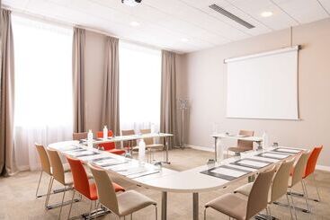 هتل Best Western Plus Paris Saclay