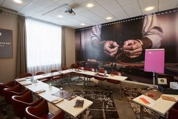 هتل Best Western Plus Paris Saclay