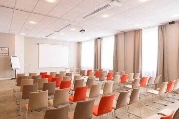 هتل Best Western Plus Paris Saclay