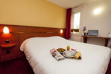 Brit Hotel Agen L Aquitaine