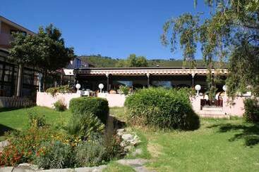 هتل Chez Walter