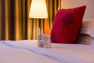 هتل Crowne Plaza Paris  Neuilly, An Ihg