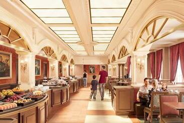 Disneyland® - Disneyland Paris
