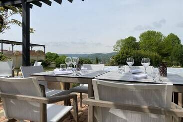هتل Domaine De Rochebois & Spa Nuxe