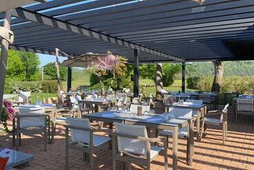 هتل Domaine De Rochebois & Spa Nuxe