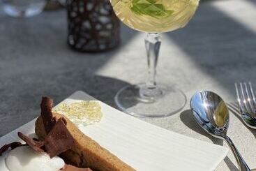 هتل Domaine De Rochebois & Spa Nuxe