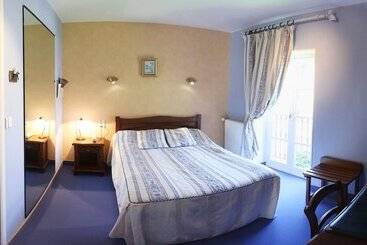 هتل Hostellerie Du Vieux Cordes