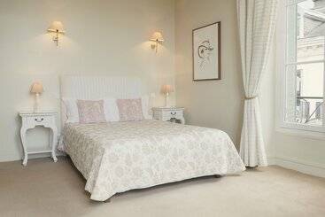 هتل Hôtel Bristol Pau