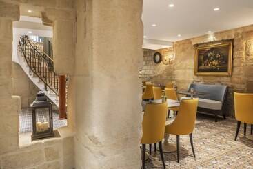 هتل Hôtel Ducs De Bourgogne