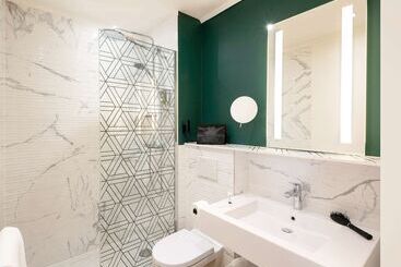هتل Hôtel Mercure Lyon Centre Brotteaux