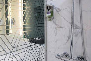 هتل Hôtel Mercure Lyon Centre Brotteaux