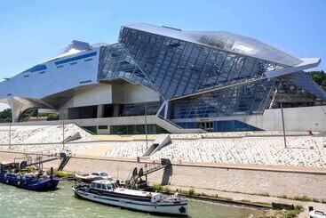 هتل Ibis Styles Lyon Centre Confluence