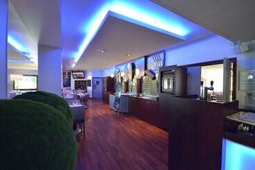 酒店 Kyriad Dijon Est  Mirande