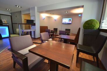 酒店 Kyriad Dijon Est  Mirande