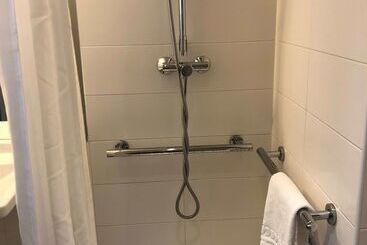هتل Kyriad Hôtel Orly Aéroport   Athis Mons