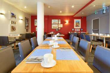 هتل Kyriad Hôtel Orly Aéroport   Athis Mons