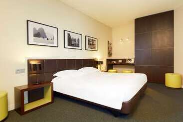 هتل Kyriad Hôtel Orly Aéroport   Athis Mons