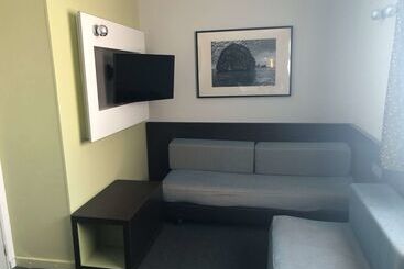 هتل Kyriad Hôtel Orly Aéroport   Athis Mons