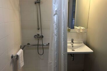 هتل Kyriad Hôtel Orly Aéroport   Athis Mons