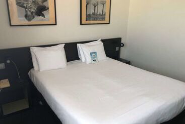 هتل Kyriad Hôtel Orly Aéroport   Athis Mons
