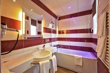 هتل The Originals City   Hôtel Saint Martial, Limoges Centre