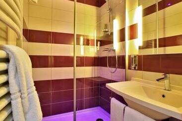 هتل The Originals City   Hôtel Saint Martial, Limoges Centre