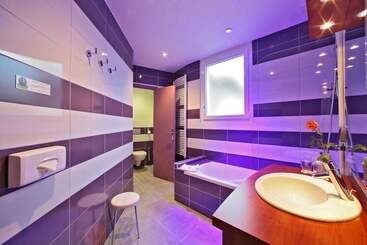 هتل The Originals City   Hôtel Saint Martial, Limoges Centre