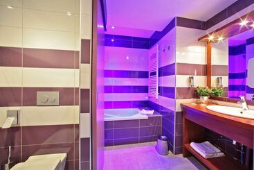 هتل The Originals City   Hôtel Saint Martial, Limoges Centre