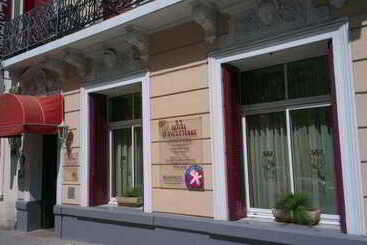 هتل D Angleterre, Salondeprovence