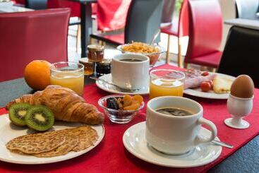 هتل Hôtel Tour Maje