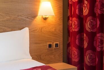 Hotel Hôtel Tour Maje