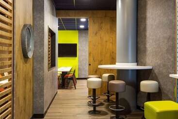 هتل Ibis Budget Bordeaux Centre Gare Saintjean