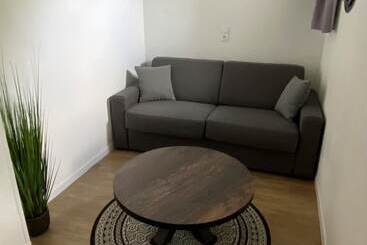 هتل Logis Cris Hôtel, Lyon Est