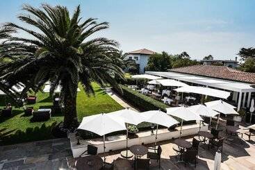 هتل Hôtel Et Résidence La Réserve