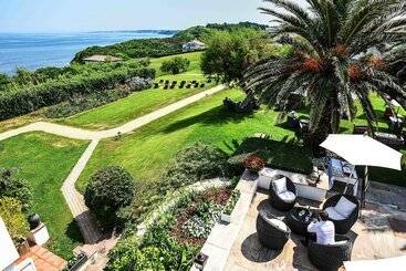 هتل Hôtel Et Résidence La Réserve
