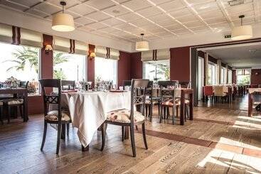 هتل Hôtel Et Résidence La Réserve