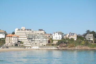 هتل Le Crystal Dinard Plage