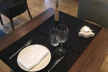 هتل Logis Hôtel De France & Restaurant Pamiers
