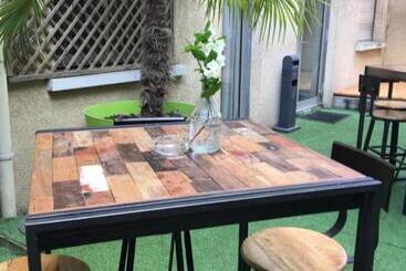 هتل Logis Hôtel De France & Restaurant Pamiers