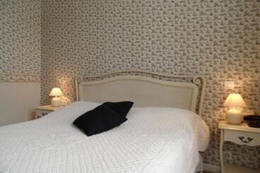فندق Logis La Thomasse