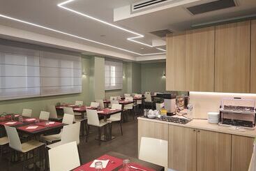 هتل Restaurant Forum