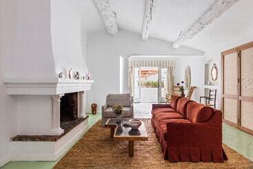 هتل Hôtel La Tartane Saint Tropez