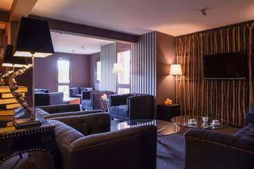 Отель The Originals Boutique, Hôtel Marytel, Montbrison