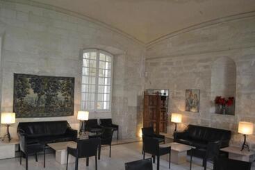 هتل Hôtel Cloitre Saint Louis Avignon