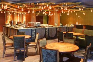 هتل Disney Sequoia Lodge