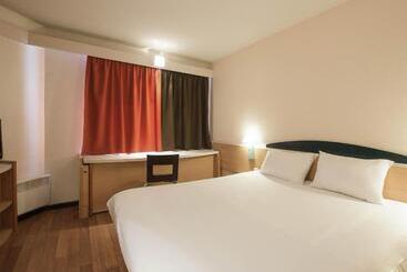 هتل Ibis Rodez Centre