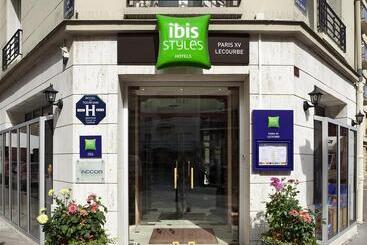هتل Ibis Styles Paris 15 Lecourbe