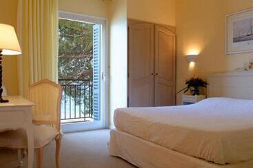 هتل Hôtel Les Mouettes   Teritoria